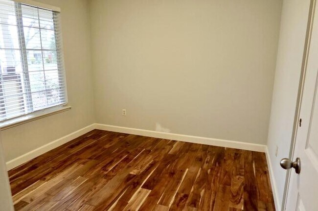 Building Photo - 1143 Grouse Dr