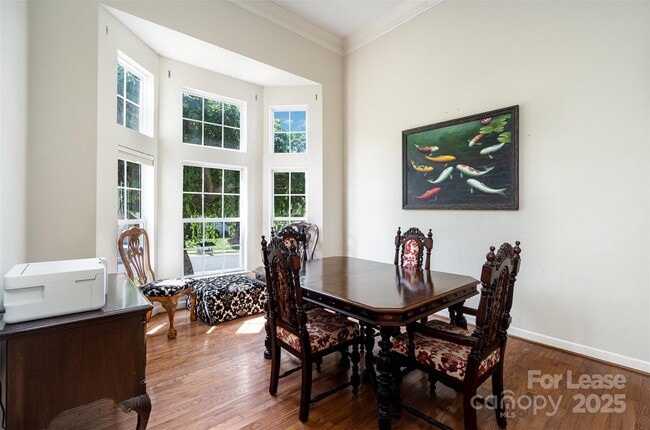 Building Photo - 8256 Chatham Oaks Dr
