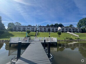 Building Photo - Tri Level Condo with Garage on Boone Lake ...