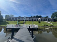 Building Photo - Tri Level Condo with Garage on Boone Lake ...