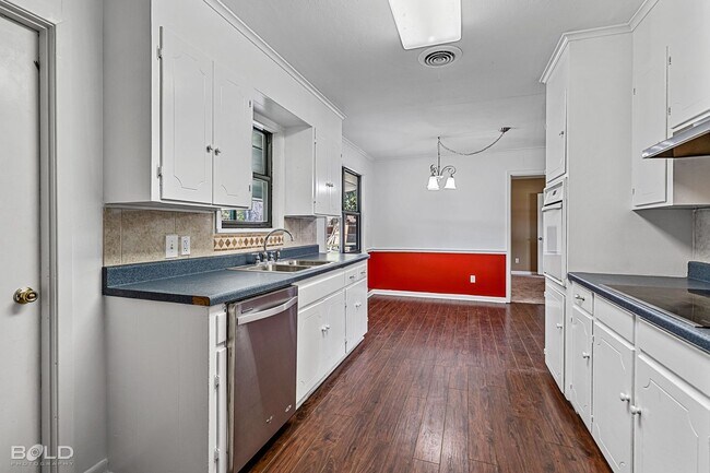 Building Photo - Cute 3 bedroom in South Bossier!