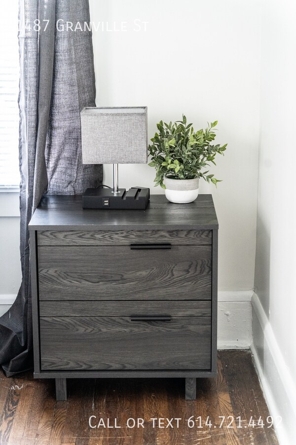 Building Photo - 1487 Granville St