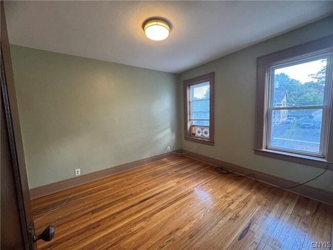 Building Photo - 409 Milton Ave