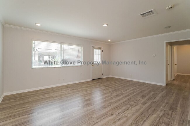 Building Photo - Stylishly Remodeled 2 Bed Townhome in Prime Temple City Location