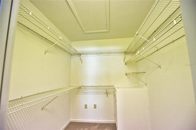 Building Photo - 766 Village Cir