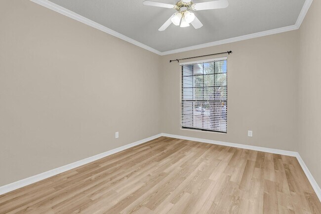 Building Photo - 1850 Montclair Dr