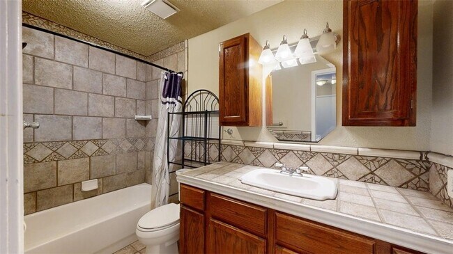 Building Photo - 1506 Lemon Tree Ln