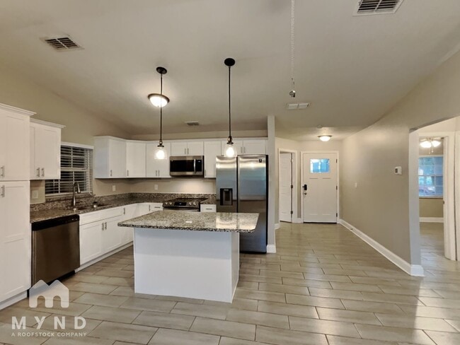 Building Photo - 1339 Primrose Ct