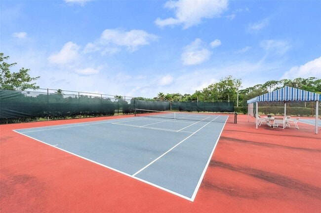 Building Photo - 6809 SE Yorktown Dr