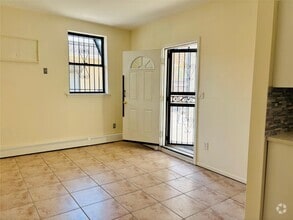 Building Photo - 3116 E Tremont Ave