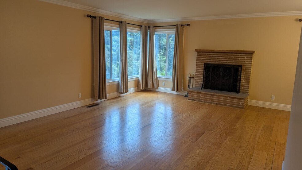 Building Photo - 40 Elysian Fields Dr