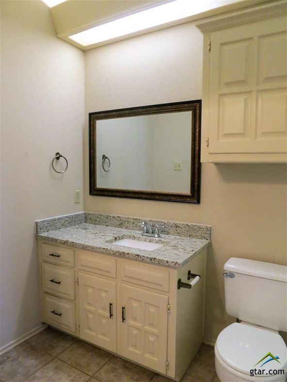 Building Photo - 5809 Hollytree-