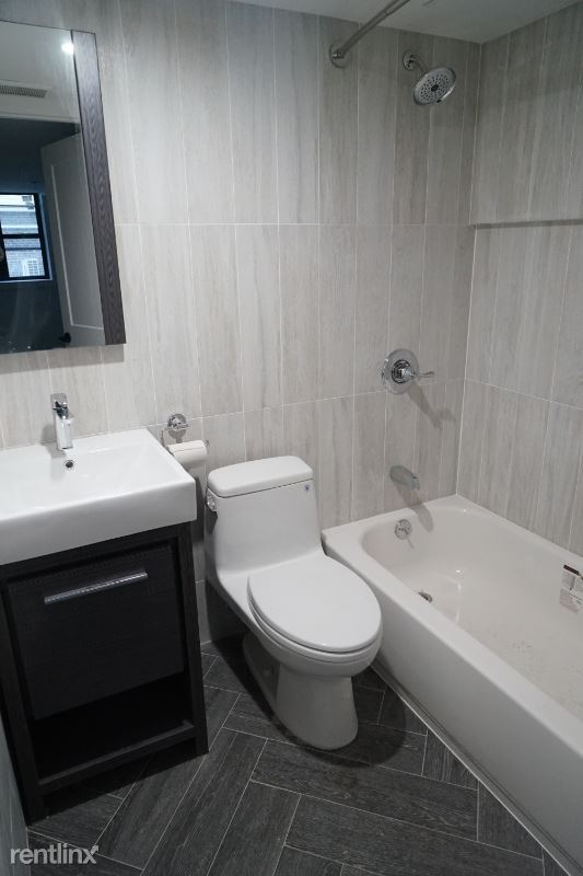 Building Photo - 3 br, 3 bath Townhome - 85 Utica Ave 1 Unit 1
