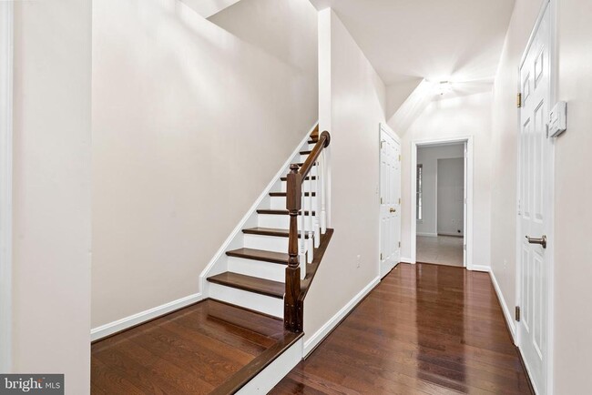 Building Photo - 3824 Elbert Ave