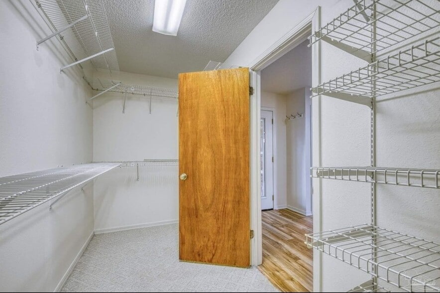 Building Photo - 4866 Cuerro Ct