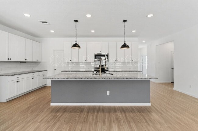 Building Photo - 31821 Nimbus Dr