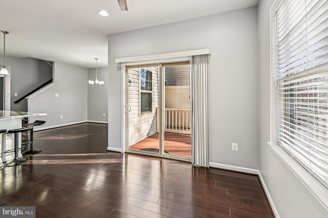 Building Photo - 7523 Holly Ridge Dr