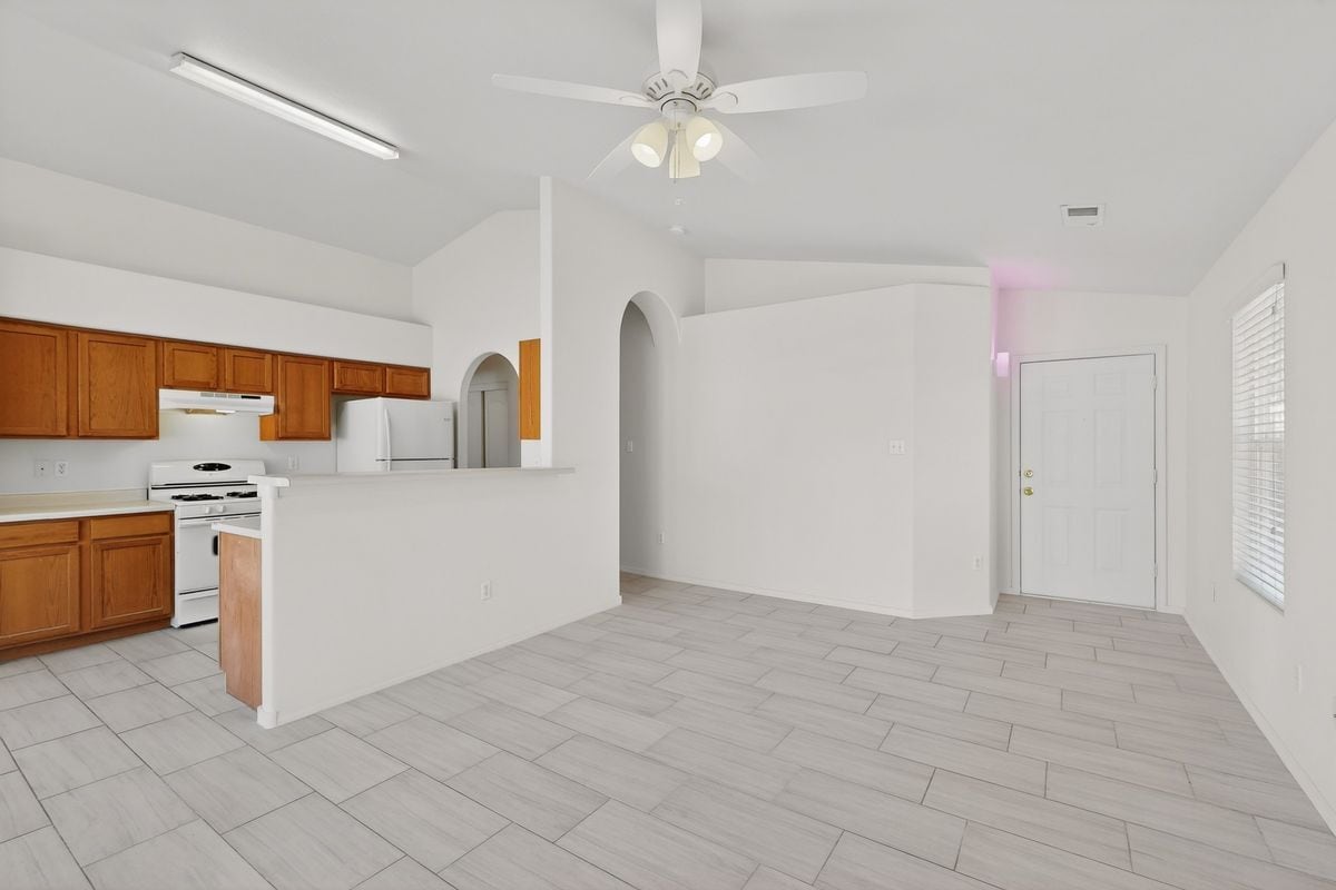 Building Photo - 3305 Tin Cup Rd