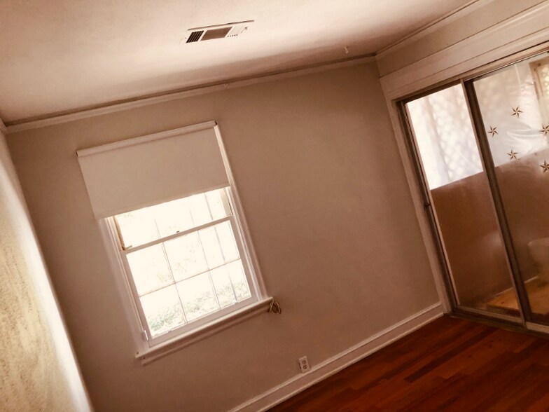 Building Photo - 2807 Mallory St