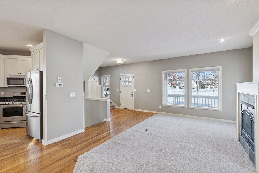 Building Photo - 14246 Garden Way N