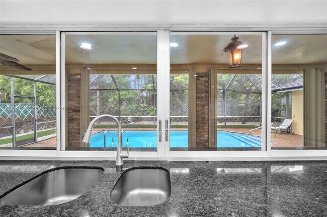 Building Photo - 3441 N Hills Dr