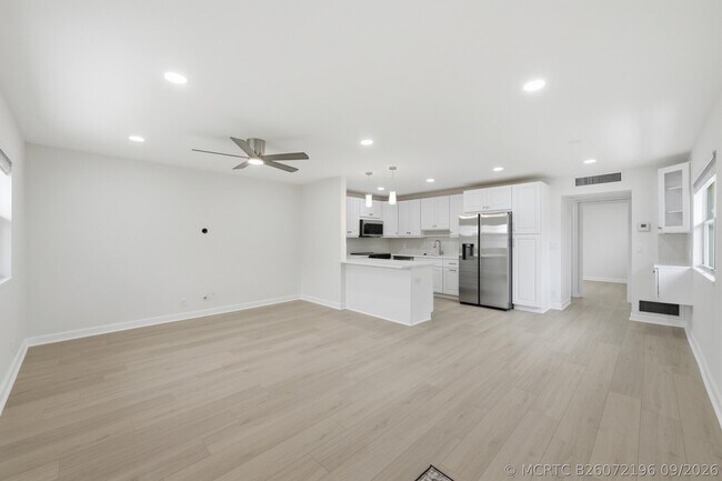 Building Photo - 670 Monaco Ct