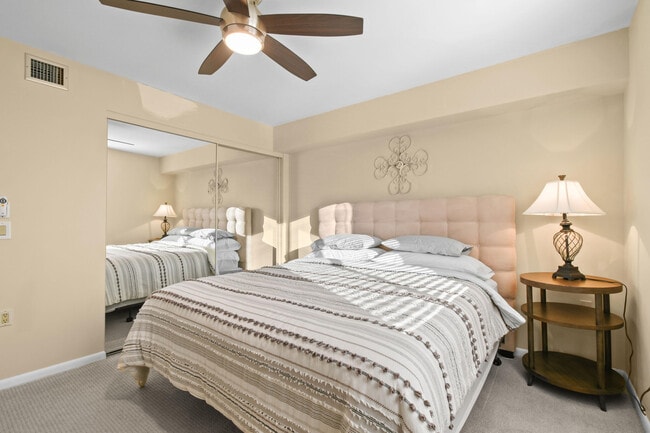 Building Photo - 501 S Seas Dr