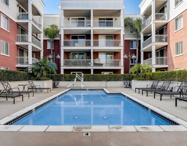 Building Photo - 3740 Santa Rosalia Dr