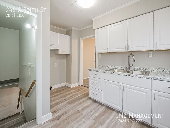 Building Photo - 245 S Edith St