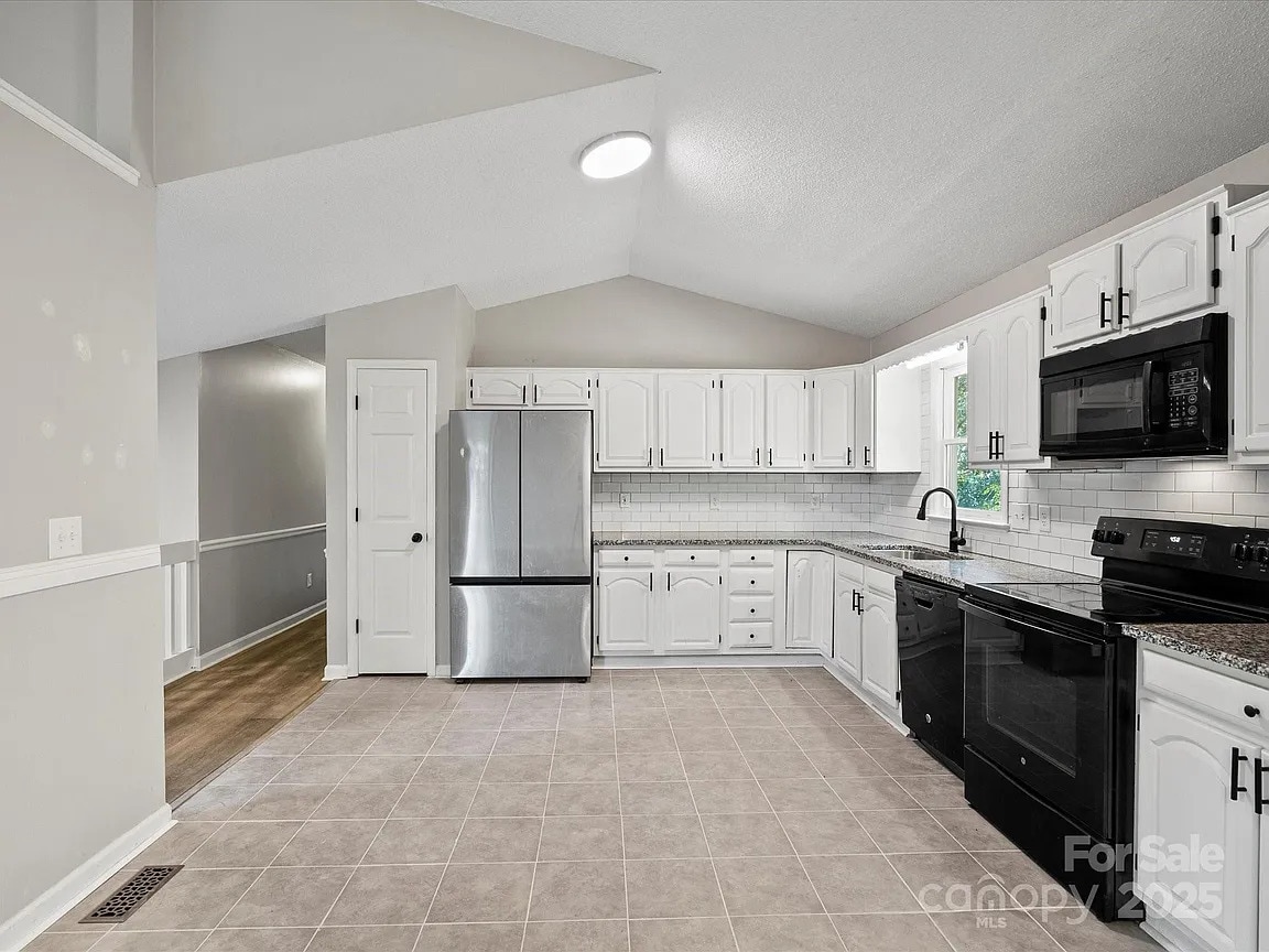 Building Photo - 3124 5th Street Pl NE