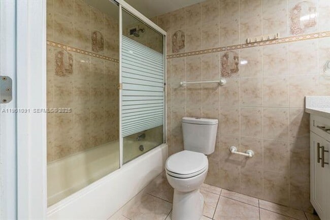 Building Photo - 5401 Collins Ave