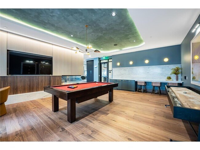 Building Photo - 640 Wisconsin Ave N