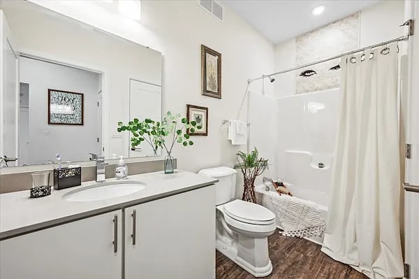 Building Photo - 2077 Ridge Ave