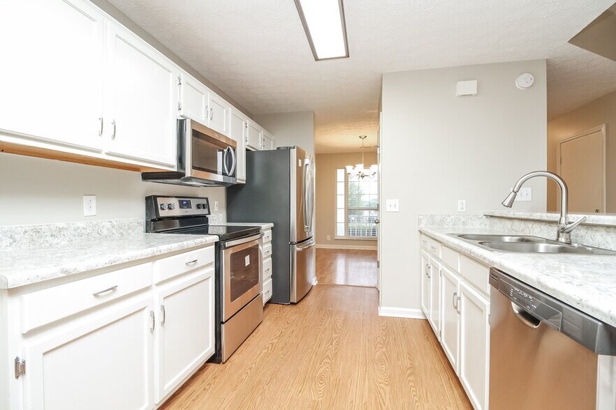 Building Photo - 5832 Murphywood Crosing