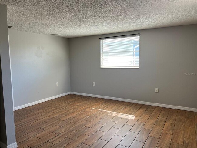 Building Photo - 7835 Arbordale Dr