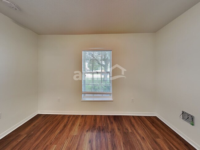 Building Photo - 1812 Roper Rd