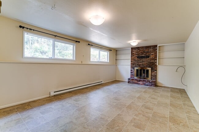 Building Photo - Beautiful 5 bedroom house in South Eugene!