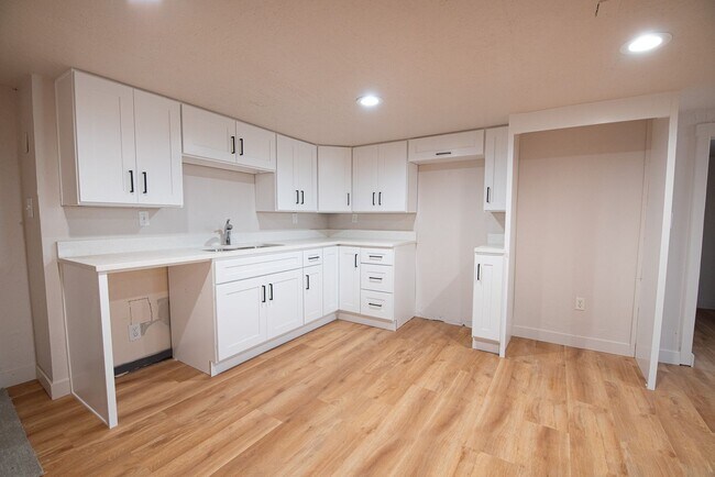 Building Photo - 2396 S 300 E