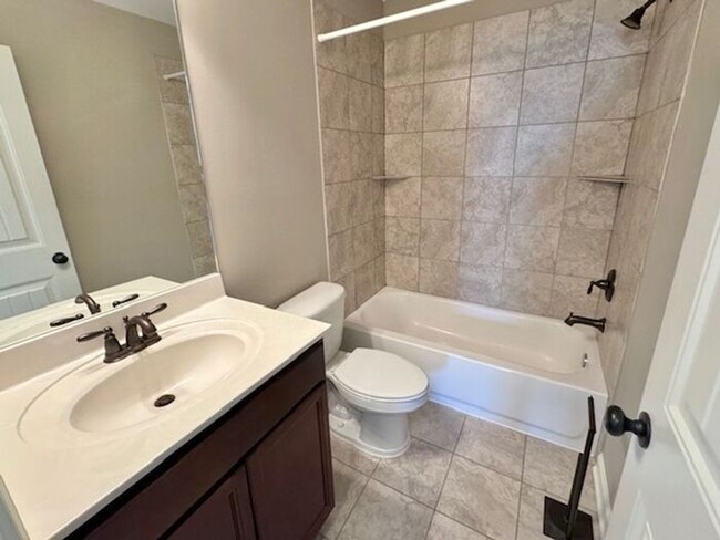 Building Photo - Move In Special! Half off of March Rent wi...