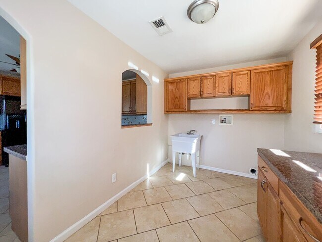 Building Photo - A Beautiful 2 Bedroom Home with Office and 2 Bonus Room