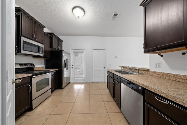 Building Photo - 1704 Buckeye Falls Way