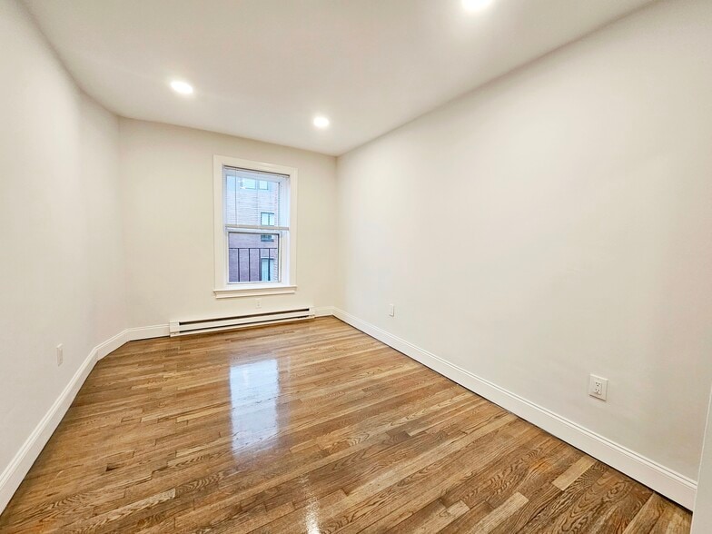 Building Photo - 501 Beacon St