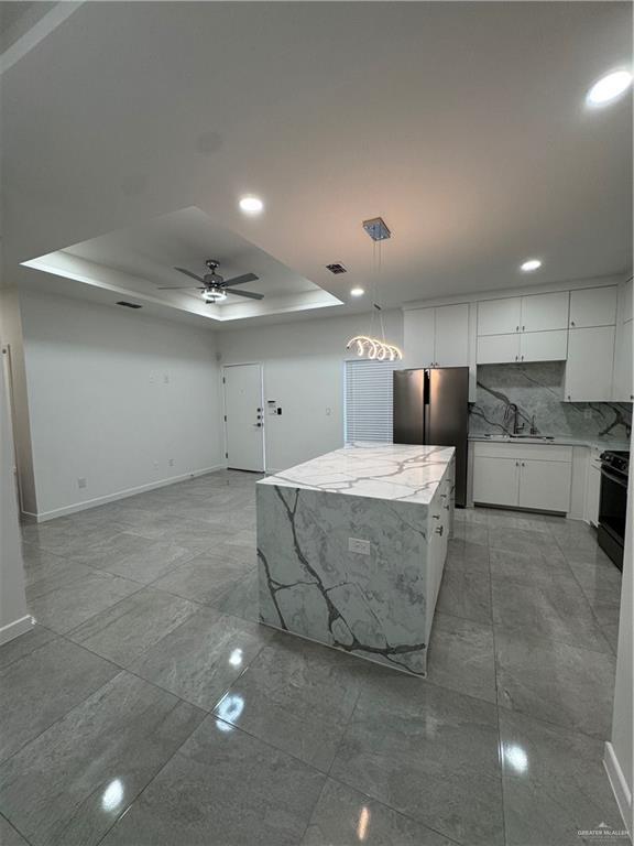 Building Photo - 13 Cassandra St