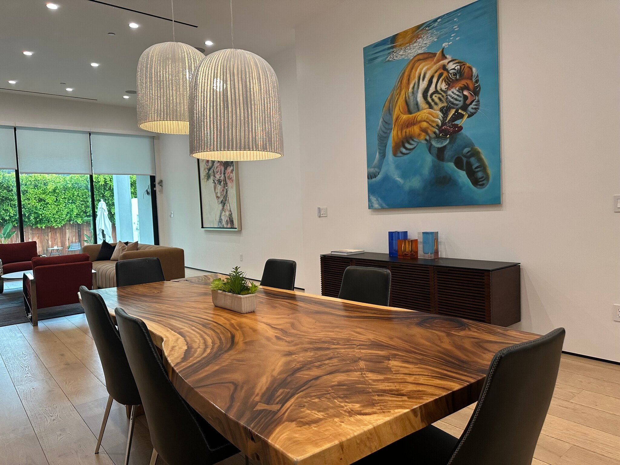 Building Photo - 738 N Sierra Bonita Ave