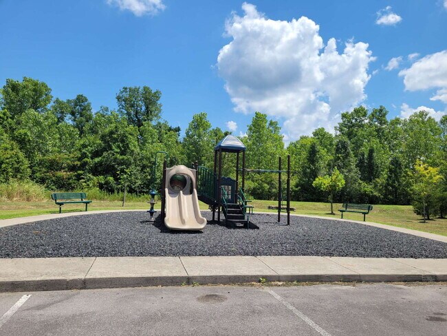 Building Photo - 2 Bedroom Townhome in Goodletsville