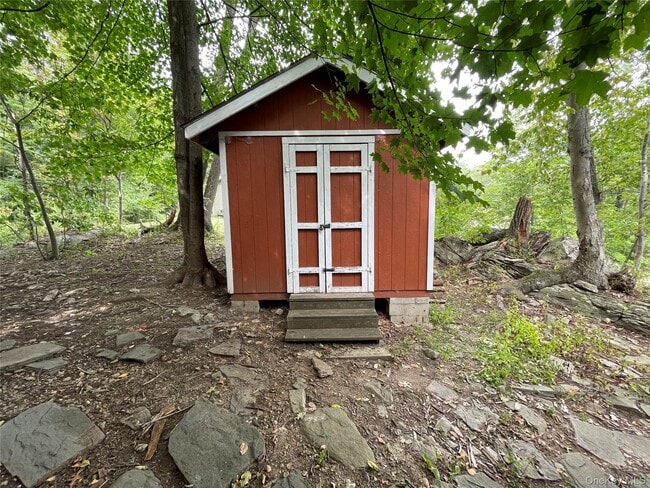 Building Photo - 7 Blueberry Hill