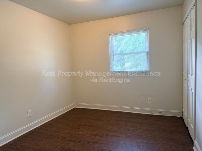 Building Photo - 419 Walton St