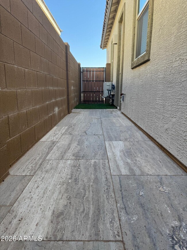 Building Photo - 2996 E Birdsong Ave