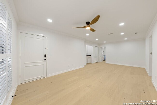 Building Photo - 7815 Broadway St