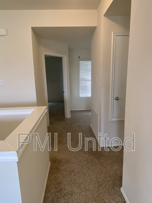 Building Photo - 3805 Oceanview Dr